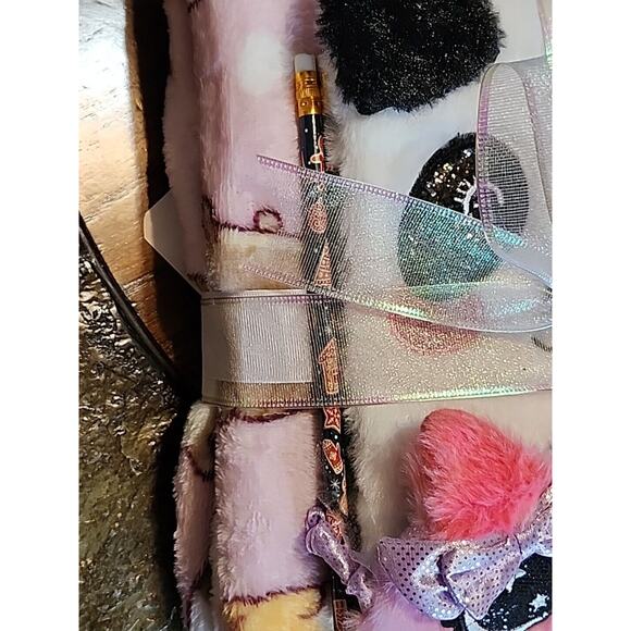 Girls Kitten Blanket Cozy Gift Set Panda Notebook Pencils Shaker Pen Eye Mask - Picture 7 of 9